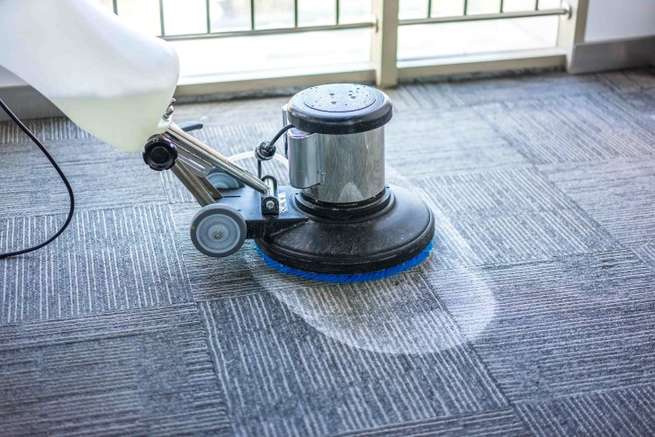 Brosse textile pour nettoyer les tapis et les revêtements de sol